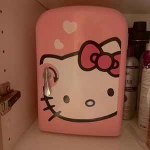 hello kitty mini fridge